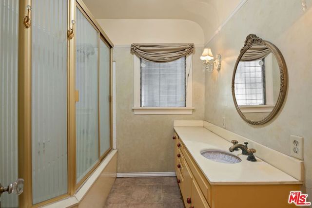 9044 Elevado Street, West Hollywood, CA 90069