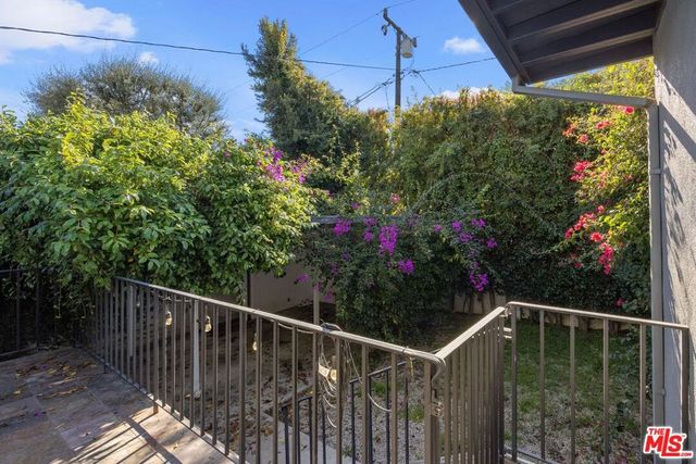 9044 Elevado Street, West Hollywood, CA 90069