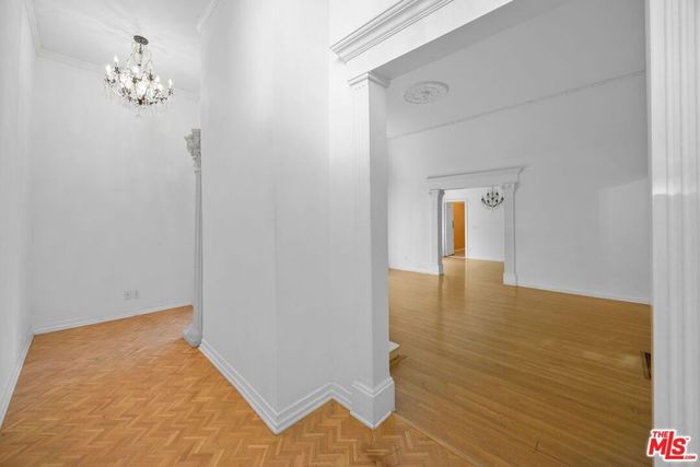 9044 Elevado Street, West Hollywood, CA 90069