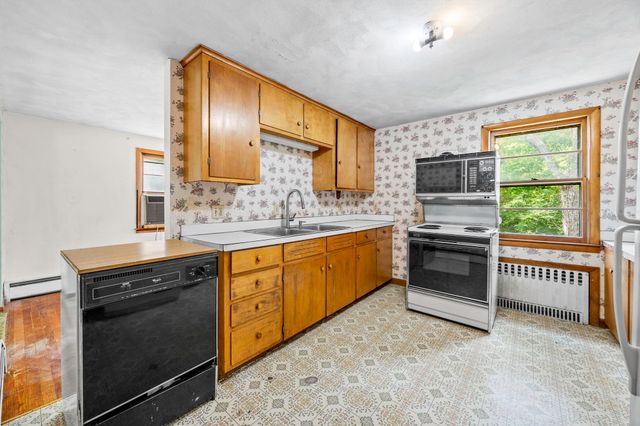 20 S Sycamore Knls, South Hadley, MA 01075