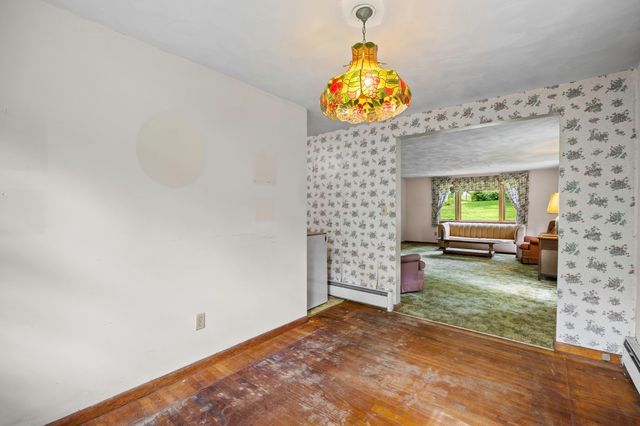 20 S Sycamore Knls, South Hadley, MA 01075