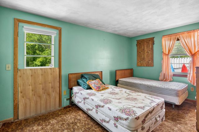 20 S Sycamore Knls, South Hadley, MA 01075