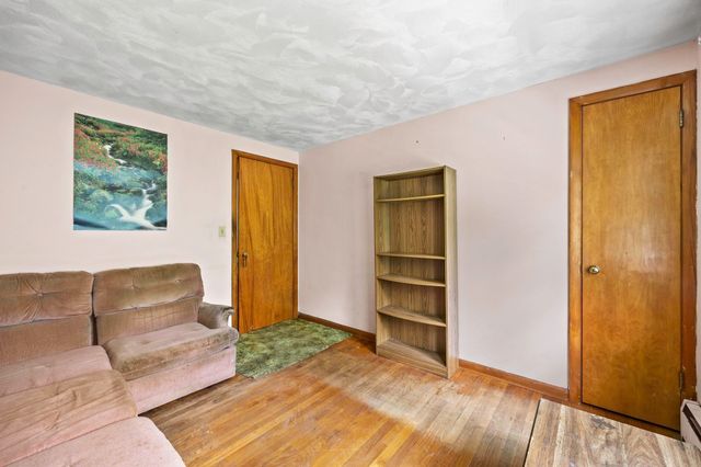 20 S Sycamore Knls, South Hadley, MA 01075