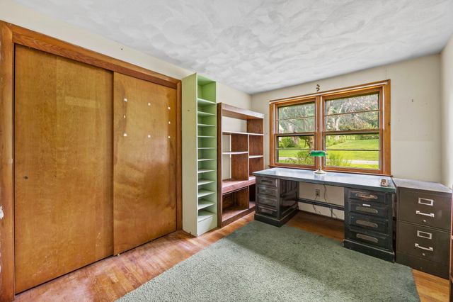 20 S Sycamore Knls, South Hadley, MA 01075