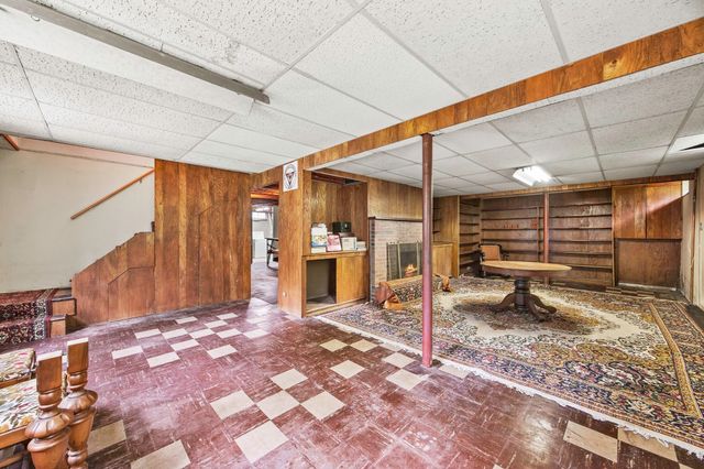 20 S Sycamore Knls, South Hadley, MA 01075