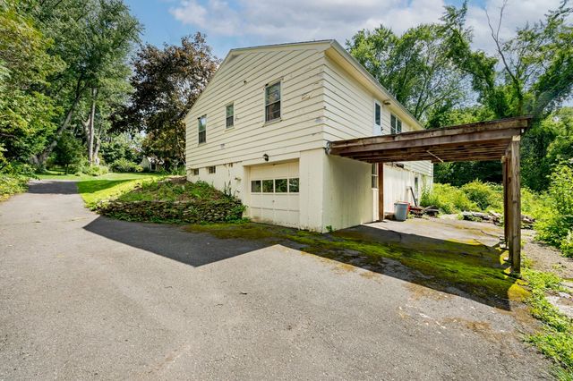 20 S Sycamore Knls, South Hadley, MA 01075