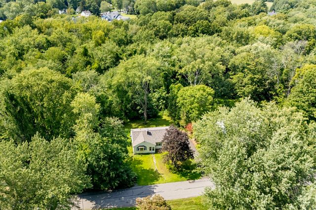 20 S Sycamore Knls, South Hadley, MA 01075