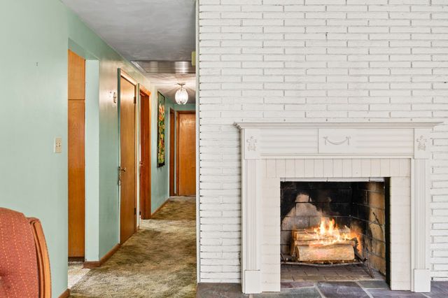 20 S Sycamore Knls, South Hadley, MA 01075