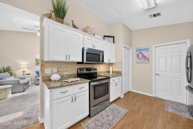 3939 ARBOR BLUFF Lane E, Jacksonville, FL 32225