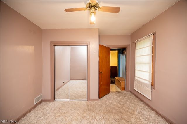 1953 Lawn Avenue, Lowellville, OH 44436