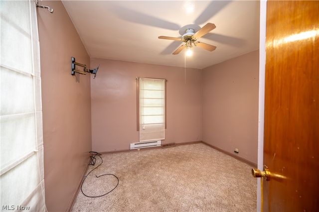 1953 Lawn Avenue, Lowellville, OH 44436