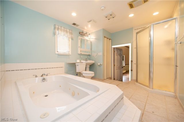 1953 Lawn Avenue, Lowellville, OH 44436