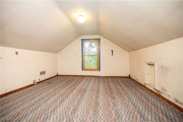 1953 Lawn Avenue, Lowellville, OH 44436