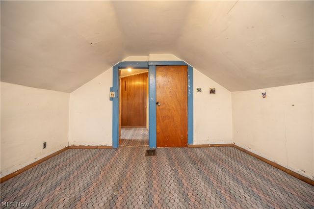 1953 Lawn Avenue, Lowellville, OH 44436