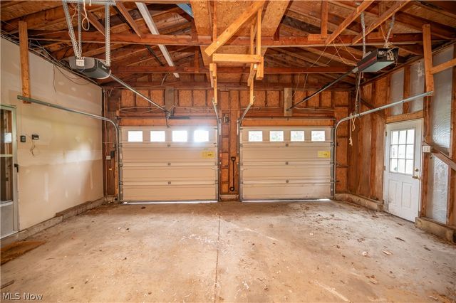 1953 Lawn Avenue, Lowellville, OH 44436