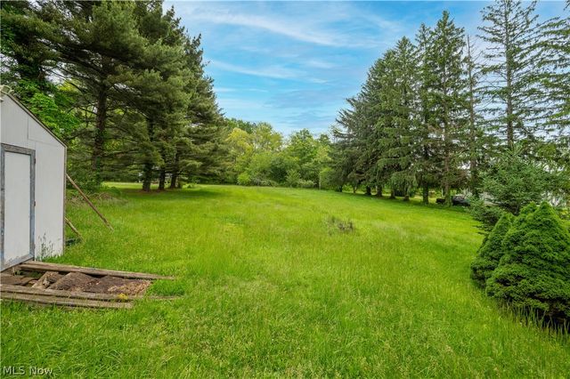 1953 Lawn Avenue, Lowellville, OH 44436