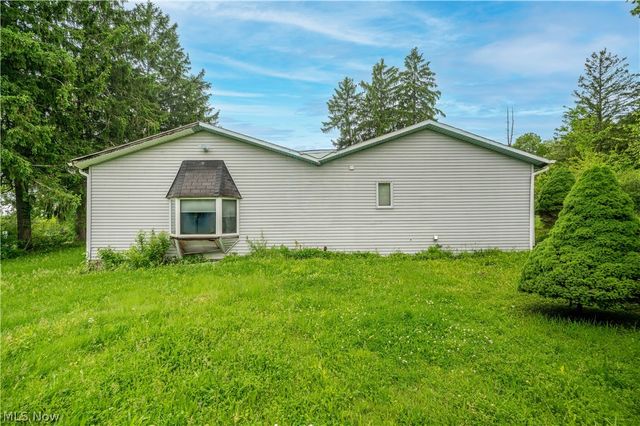 1953 Lawn Avenue, Lowellville, OH 44436