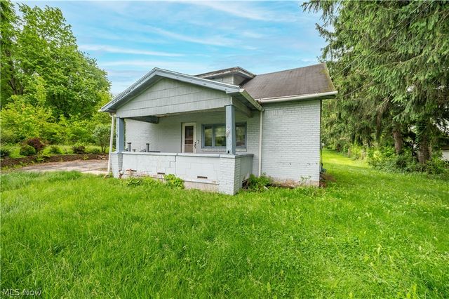 1953 Lawn Avenue, Lowellville, OH 44436