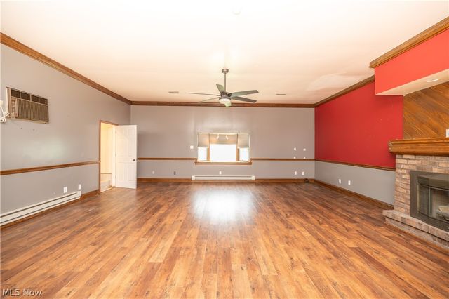 1953 Lawn Avenue, Lowellville, OH 44436
