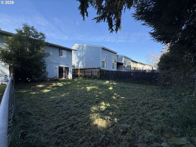 226 CYPRESS St, Brookings, OR 97415