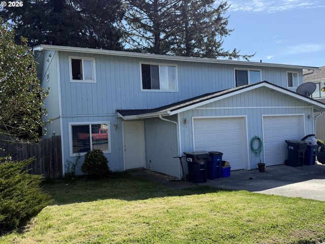 226 CYPRESS St, Brookings, OR 97415