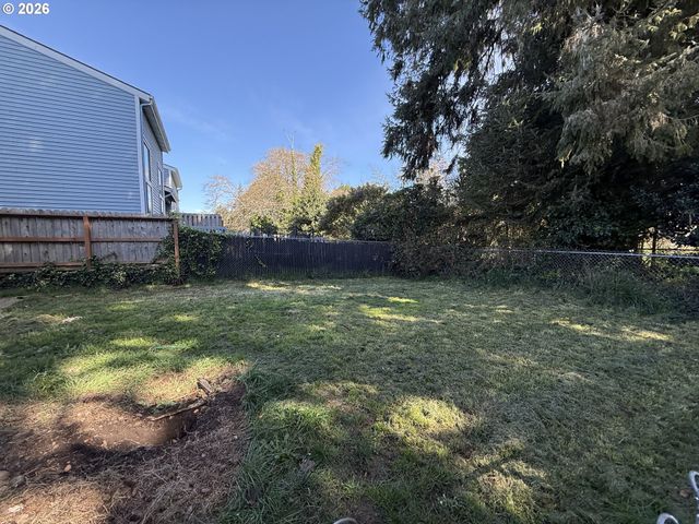 226 CYPRESS St, Brookings, OR 97415