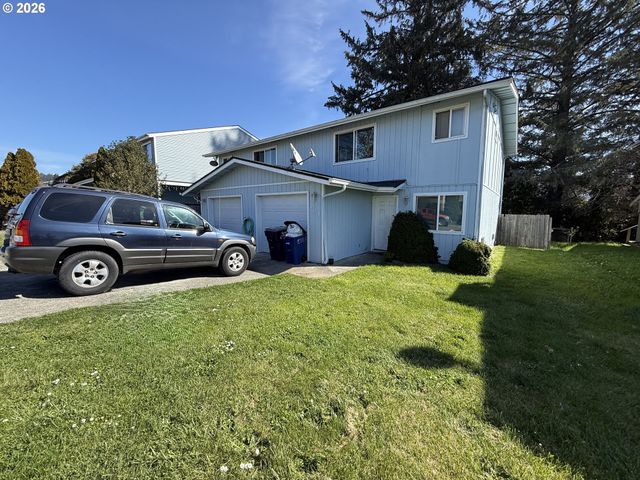 226 CYPRESS St, Brookings, OR 97415