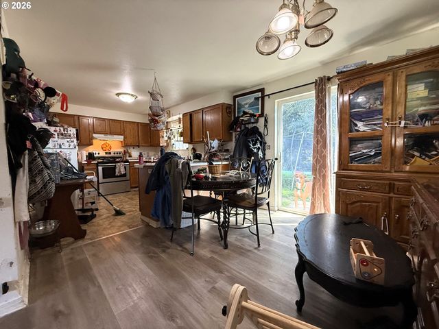 226 CYPRESS St, Brookings, OR 97415
