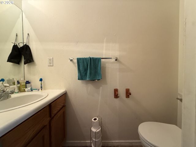 226 CYPRESS St, Brookings, OR 97415