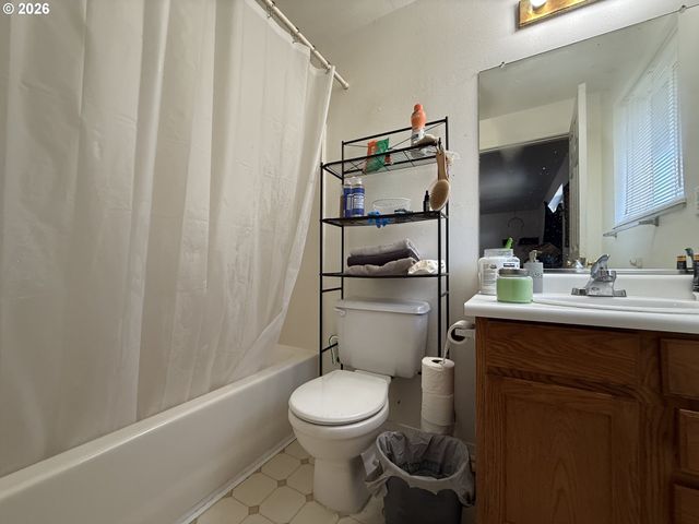 226 CYPRESS St, Brookings, OR 97415