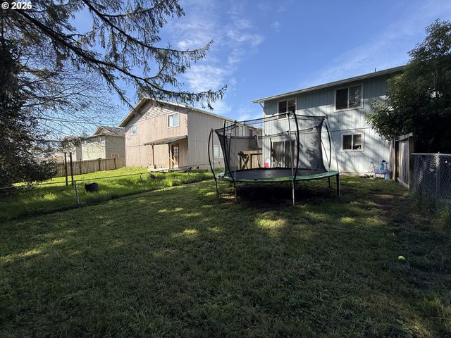 226 CYPRESS St, Brookings, OR 97415