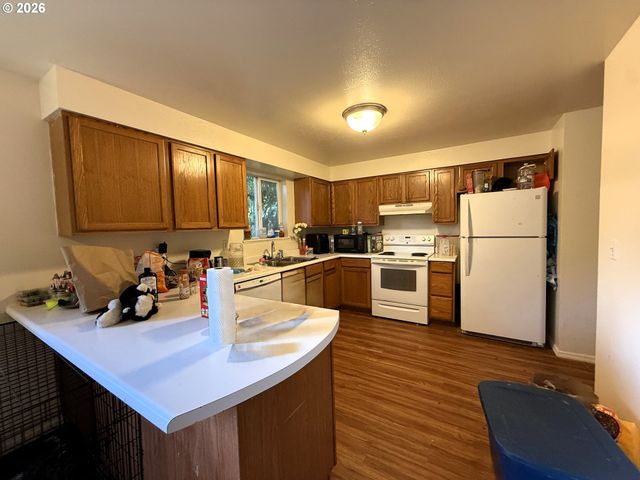 226 CYPRESS St, Brookings, OR 97415