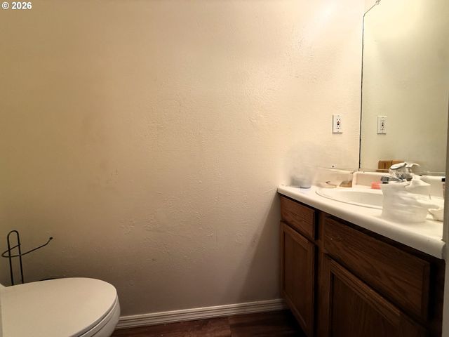 226 CYPRESS St, Brookings, OR 97415