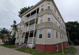 476 Park Ave, Worcester, MA 01610