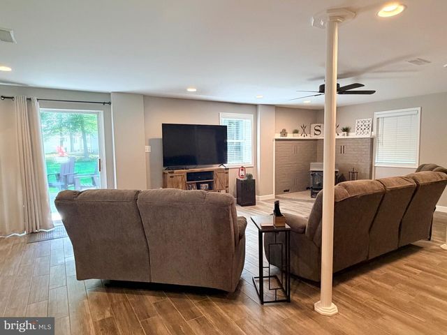 4 BURR HILL DR, Ocean Pines, MD 21811