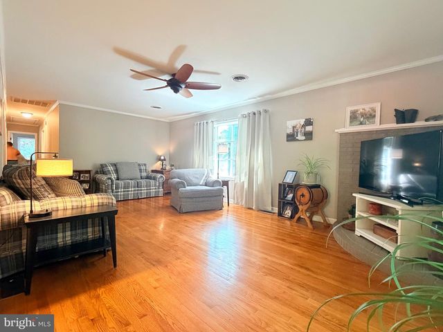 4 BURR HILL DR, Ocean Pines, MD 21811
