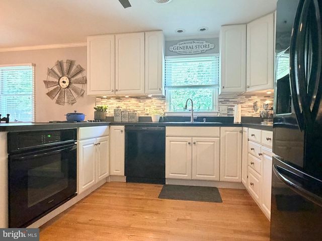 4 BURR HILL DR, Ocean Pines, MD 21811