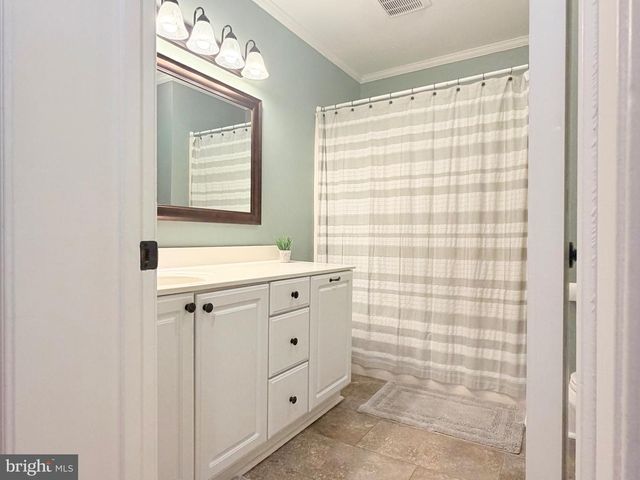 4 BURR HILL DR, Ocean Pines, MD 21811