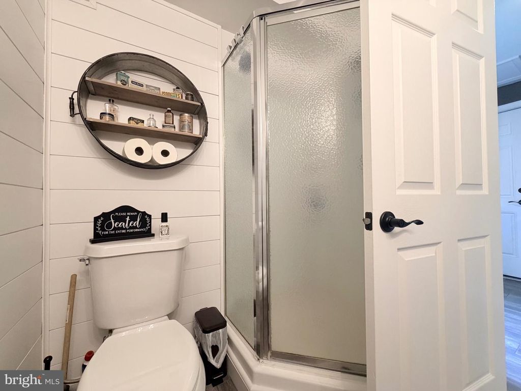 Image 16 of property listing at 4 BURR HILL DR, Ocean Pines, MD 21811