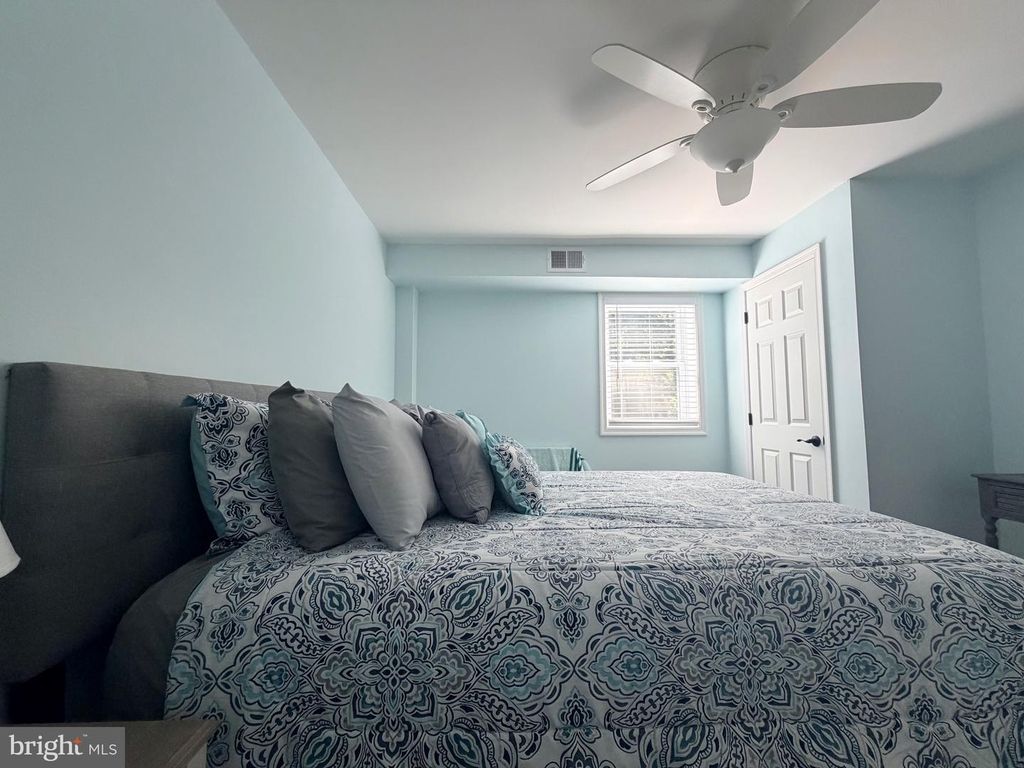 Image 19 of property listing at 4 BURR HILL DR, Ocean Pines, MD 21811