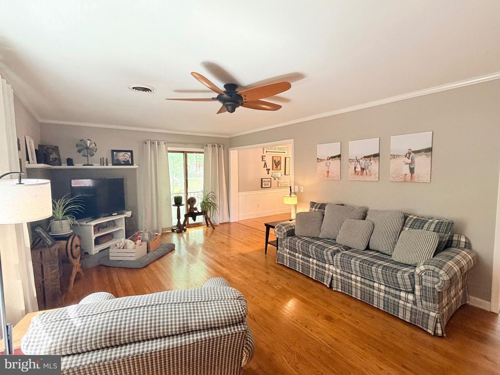 Image 28 of property listing at 4 BURR HILL DR, Ocean Pines, MD 21811