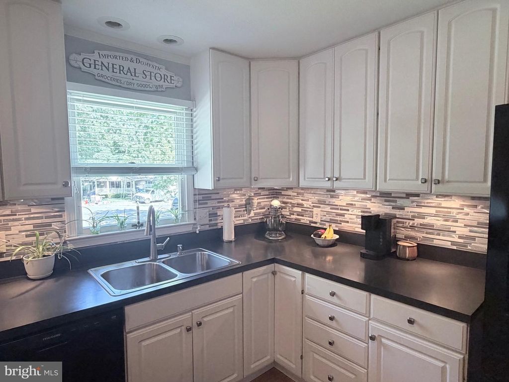 Image 37 of property listing at 4 BURR HILL DR, Ocean Pines, MD 21811