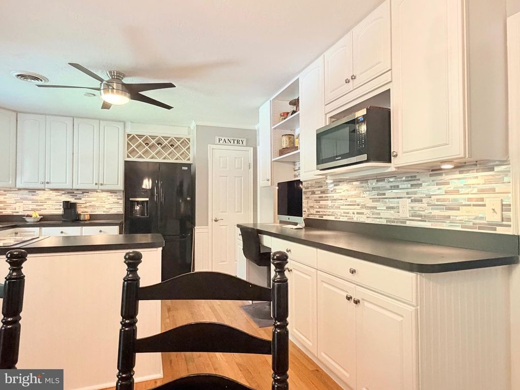 Image 39 of property listing at 4 BURR HILL DR, Ocean Pines, MD 21811