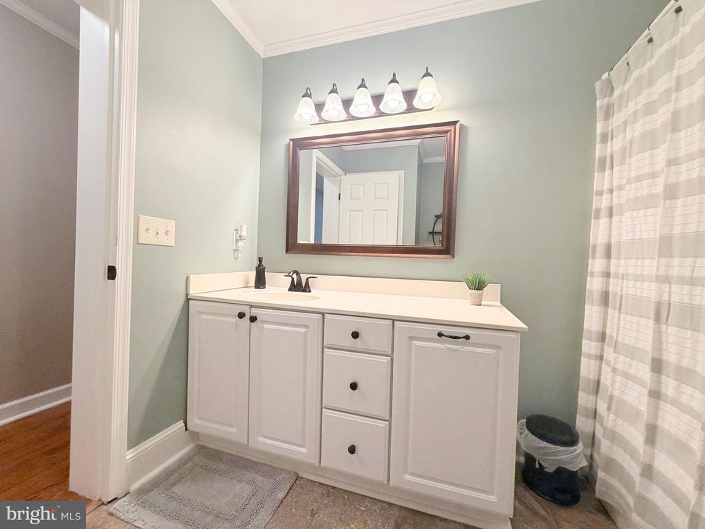 Image 43 of property listing at 4 BURR HILL DR, Ocean Pines, MD 21811