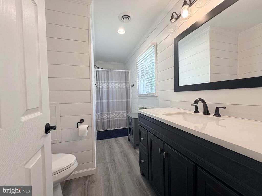 Image 55 of property listing at 4 BURR HILL DR, Ocean Pines, MD 21811