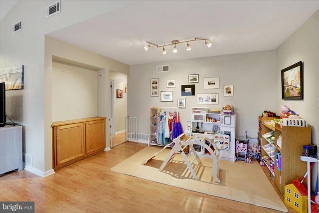 241 S HARLAN ST, York, PA 17402