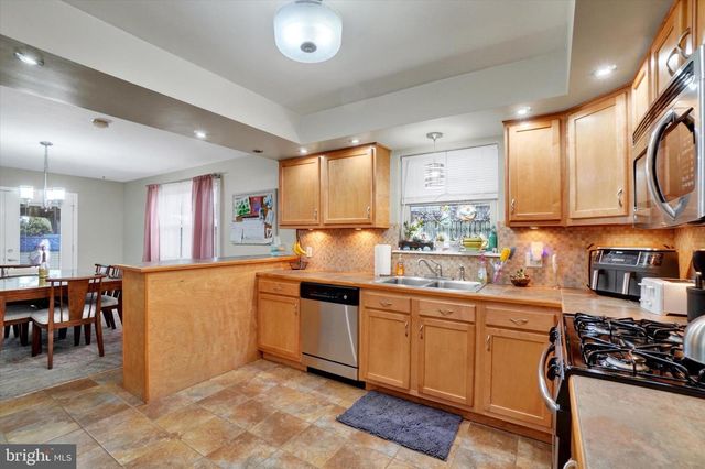 241 S HARLAN ST, York, PA 17402