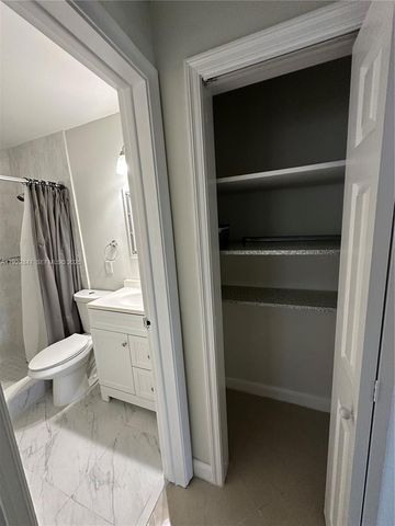 1718 N 27th Ave, Hollywood, FL 33020