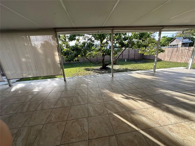 1718 N 27th Ave, Hollywood, FL 33020