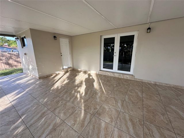 1718 N 27th Ave, Hollywood, FL 33020